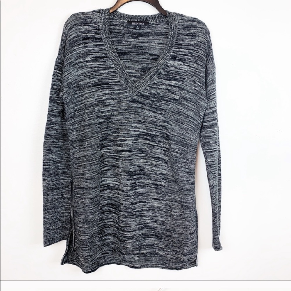 🌺 3/$20 Ellen Tracy Black/White V-neck Sweater